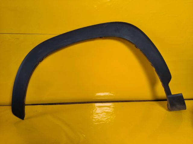 bontott TOYOTA COROLLA Cross Bal első Sárvédő Díszléc