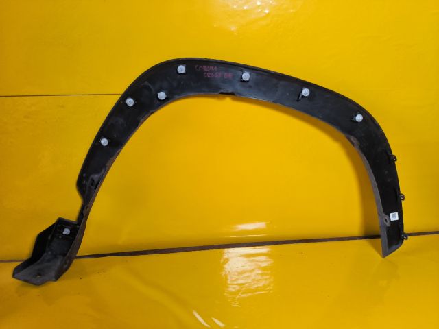 bontott TOYOTA COROLLA Cross Bal első Sárvédő Díszléc