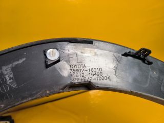 bontott TOYOTA COROLLA Cross Bal első Sárvédő Díszléc