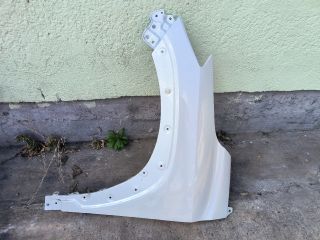 bontott TOYOTA COROLLA Cross Bal első Sárvédő