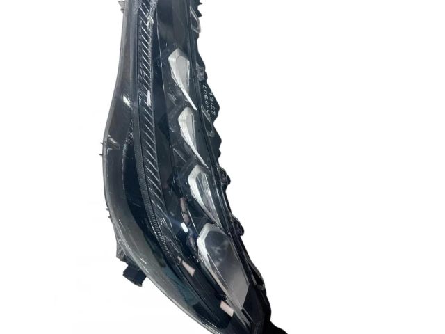 bontott TOYOTA COROLLA Cross Bal Ledes Fényszóró