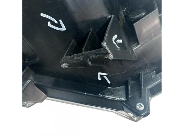 bontott TOYOTA COROLLA Cross Bal Ledes Fényszóró