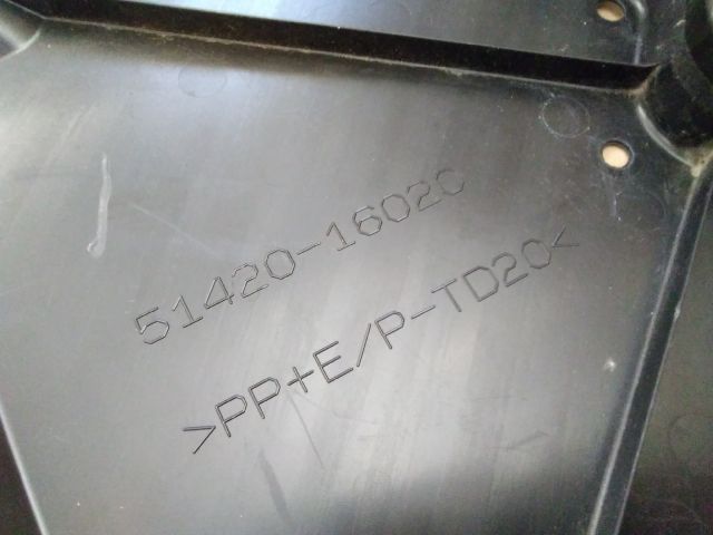 bontott TOYOTA COROLLA Cross Első Lökhárító Alsó (Műanyag)