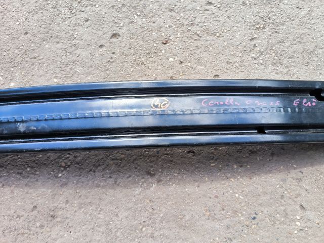 bontott TOYOTA COROLLA Cross Első Lökhárító Merevítő (Fém)