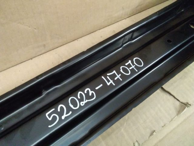 bontott TOYOTA COROLLA Cross Hátsó Lökhárító Merevítő (Fém)