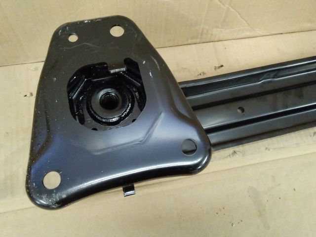 bontott TOYOTA COROLLA Cross Hátsó Lökhárító Merevítő (Fém)