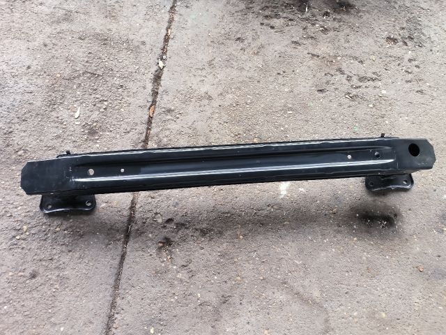 bontott TOYOTA COROLLA Cross Hátsó Lökhárító Merevítő (Fém)