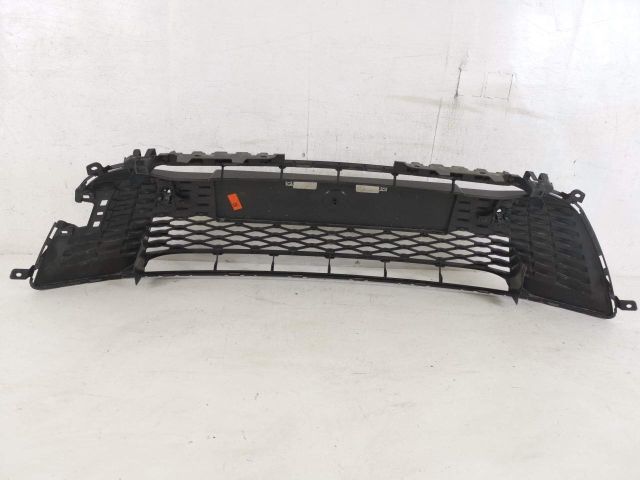 bontott TOYOTA COROLLA Cross Hűtőrács