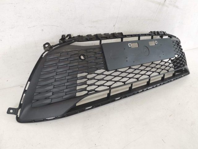 bontott TOYOTA COROLLA Cross Hűtőrács