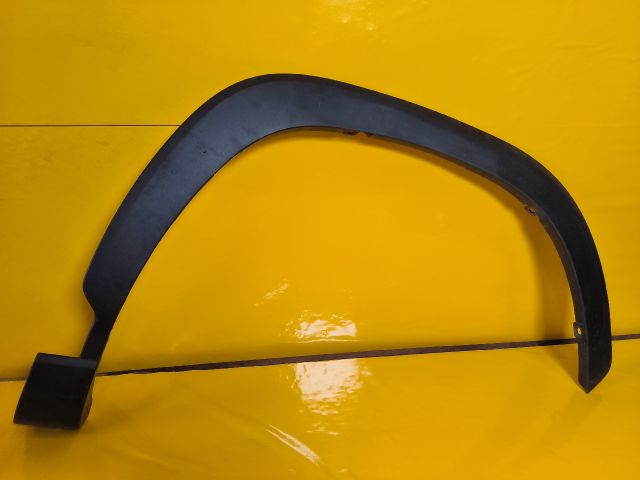 bontott TOYOTA COROLLA Cross Jobb első Sárvédő Díszléc