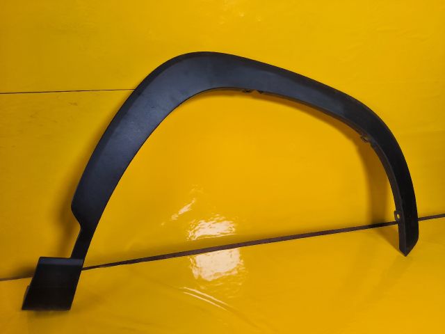 bontott TOYOTA COROLLA Cross Jobb első Sárvédő Díszléc