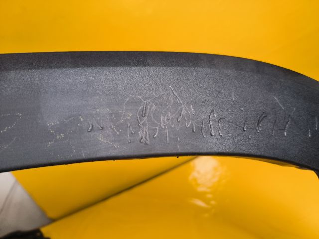 bontott TOYOTA COROLLA Cross Jobb első Sárvédő Díszléc