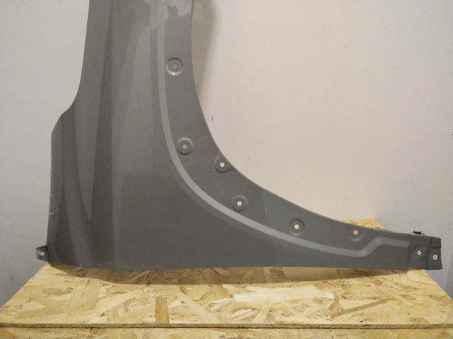 bontott TOYOTA COROLLA Cross Jobb első Sárvédő