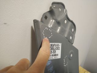 bontott TOYOTA COROLLA Cross Jobb első Sárvédő