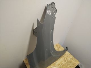 bontott TOYOTA COROLLA Cross Jobb első Sárvédő