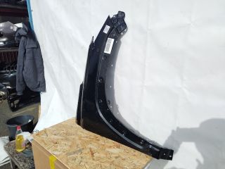 bontott TOYOTA COROLLA Cross Jobb első Sárvédő