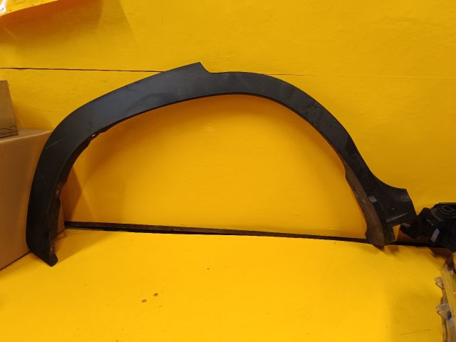 bontott TOYOTA COROLLA Cross Jobb hátsó Küszöb Díszléc