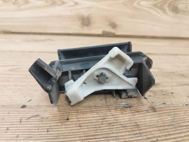 bontott TOYOTA COROLLA Csomagtér Nyitó Kar / Gomb