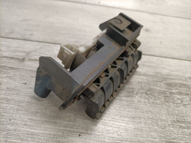 bontott TOYOTA COROLLA Csomagtér Nyitó Kar / Gomb