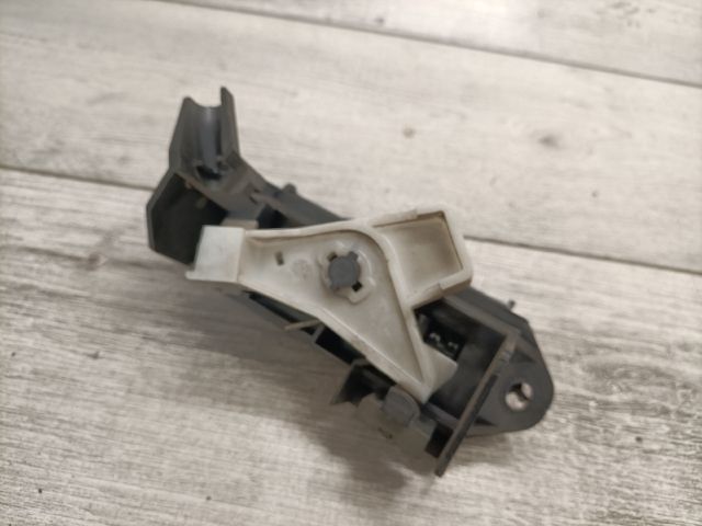 bontott TOYOTA COROLLA Csomagtér Nyitó Kar / Gomb