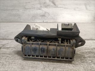 bontott TOYOTA COROLLA Csomagtér Nyitó Kar / Gomb