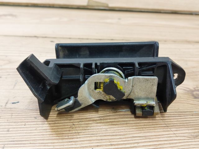 bontott TOYOTA COROLLA Csomagtér Nyitó Kar / Gomb