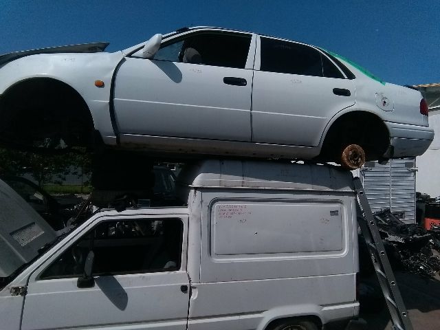 bontott TOYOTA COROLLA Csomagtér Nyitó Kar / Gomb