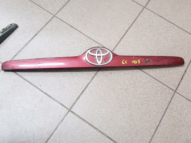 bontott TOYOTA COROLLA Csomagtérajtó Díszléc