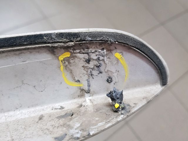 bontott TOYOTA COROLLA Csomagtérajtó Díszléc