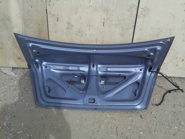 bontott TOYOTA COROLLA Csomagtérajtó (Részeivel)