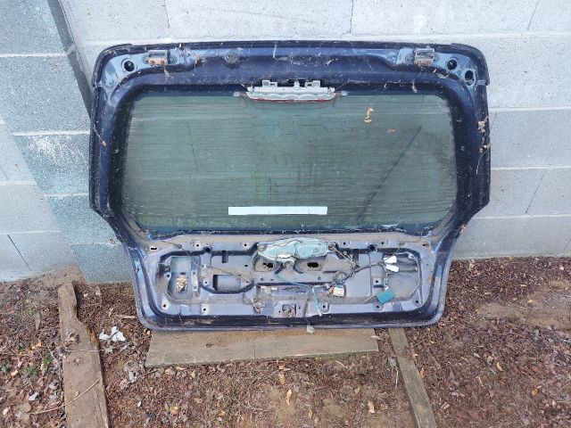 bontott TOYOTA COROLLA Csomagtérajtó (Részeivel)