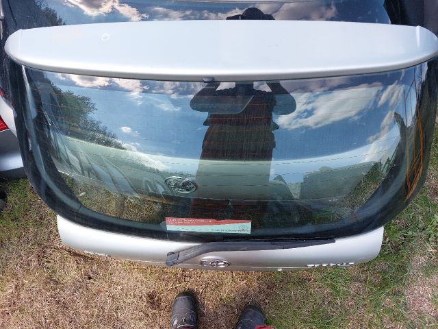 bontott TOYOTA COROLLA Csomagtérajtó (Részeivel)