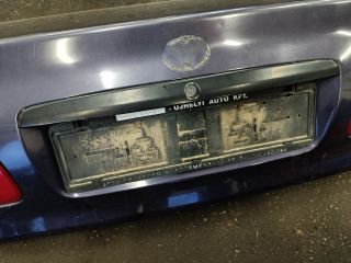 bontott TOYOTA COROLLA Csomagtérajtó (Részeivel)