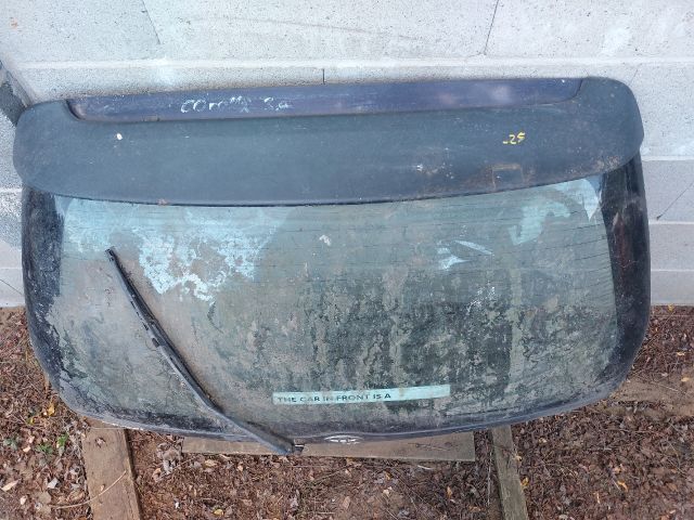 bontott TOYOTA COROLLA Csomagtérajtó (Részeivel)