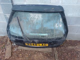 bontott TOYOTA COROLLA Csomagtérajtó (Részeivel)