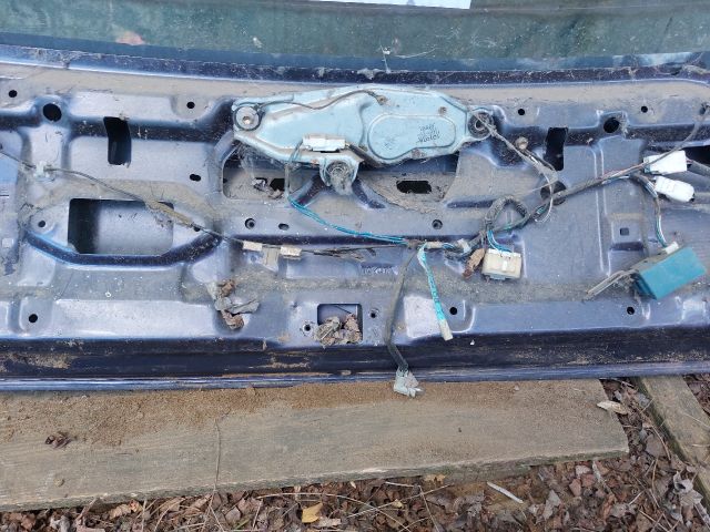 bontott TOYOTA COROLLA Csomagtérajtó (Részeivel)