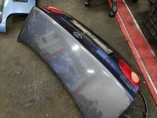 bontott TOYOTA COROLLA Csomagtérajtó (Részeivel)