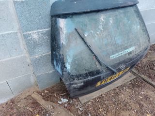 bontott TOYOTA COROLLA Csomagtérajtó (Részeivel)