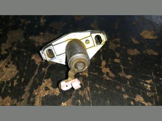 bontott TOYOTA COROLLA Csomagtérajtó Zárbetét