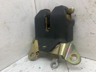 bontott TOYOTA COROLLA Csomagtérajtó Zárszerkezet