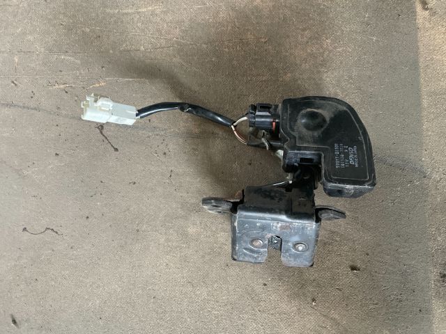 bontott TOYOTA COROLLA Csomagtérajtó Zárszerkezet