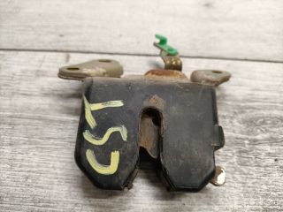 bontott TOYOTA COROLLA Csomagtérajtó Zárszerkezet