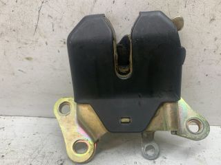 bontott TOYOTA COROLLA Csomagtérajtó Zárszerkezet