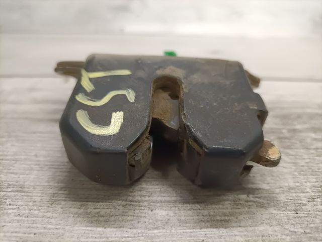 bontott TOYOTA COROLLA Csomagtérajtó Zárszerkezet