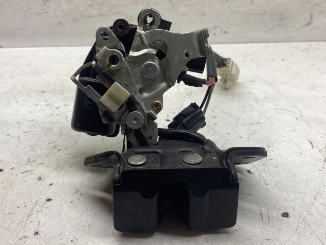 bontott TOYOTA COROLLA Csomagtérajtó Zárszerkezet