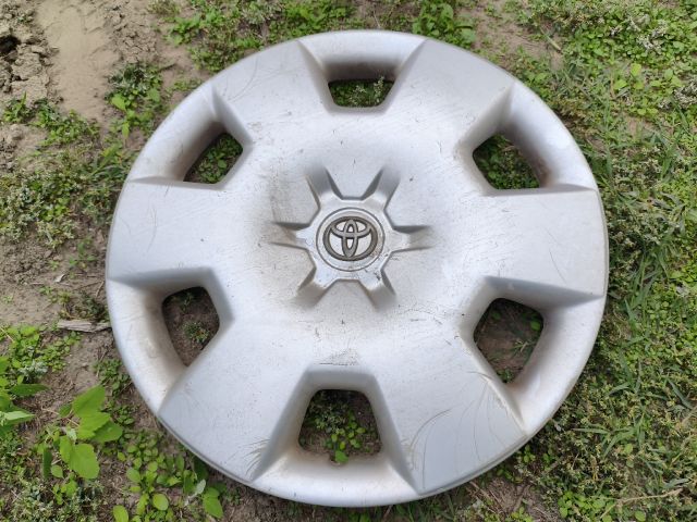 bontott TOYOTA COROLLA Dísztárcsa (1 db)