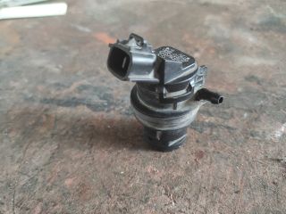 bontott TOYOTA COROLLA Első Ablakmosó Szivattyú