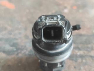 bontott TOYOTA COROLLA Első Ablakmosó Szivattyú