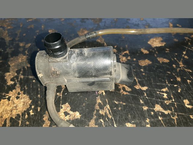 bontott TOYOTA COROLLA Első Ablakmosó Szivattyú