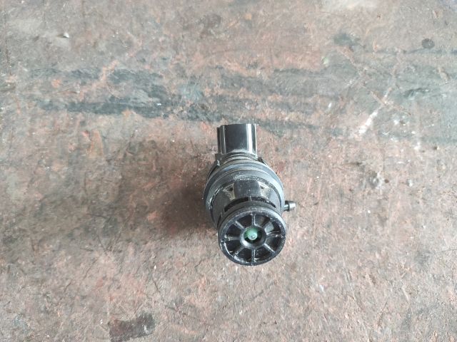 bontott TOYOTA COROLLA Első Ablakmosó Szivattyú